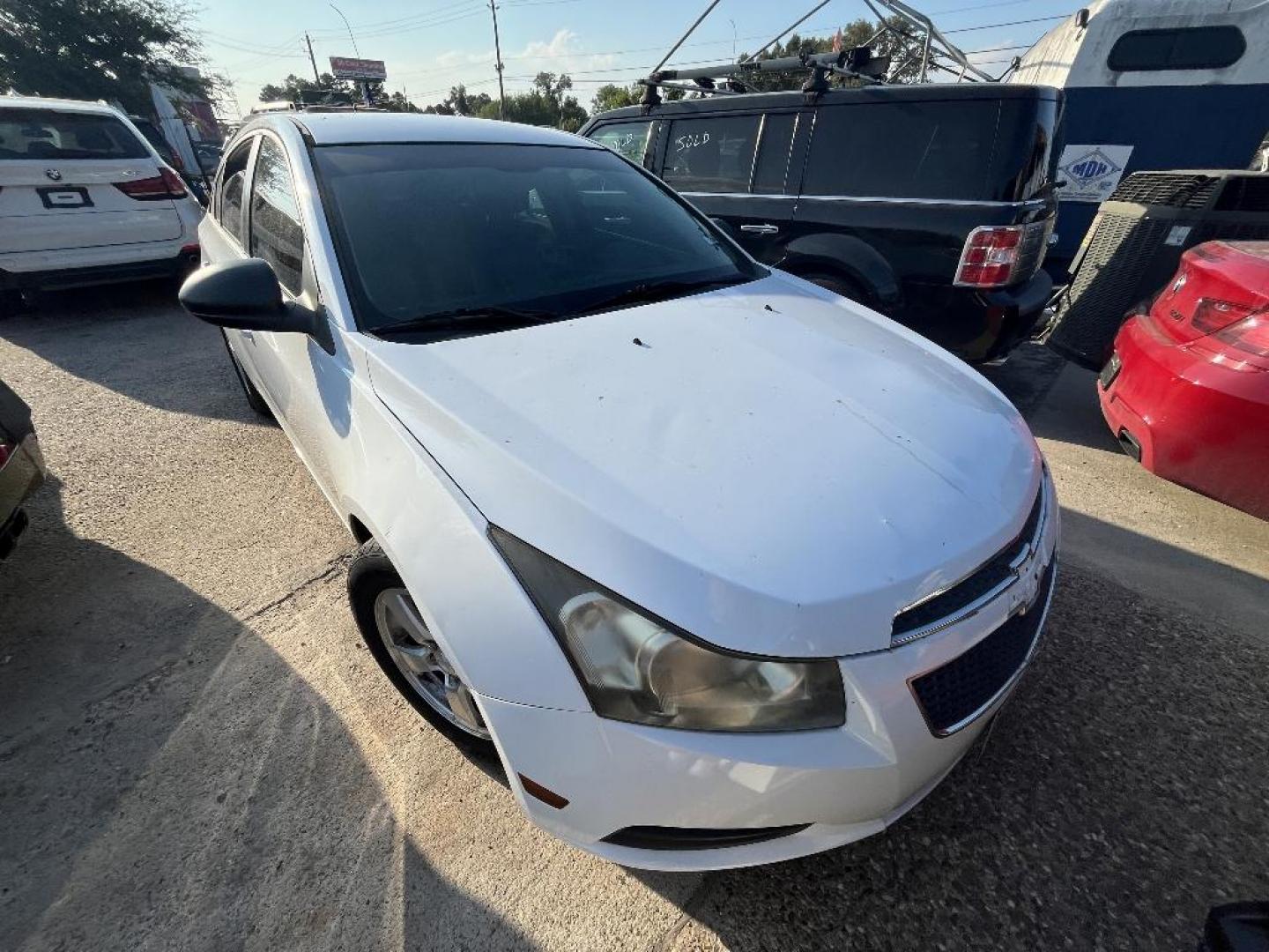 2012 WHITE CHEVROLET CRUZE 2LS (1G1PC5SH6C7) with an 1.8L L4 DOHC 16V FFV engine, AUTOMATIC transmission, located at 2303 West Mt. Houston, Houston, 77038, (281) 507-3956, 29.771597, -95.339569 - Photo#5