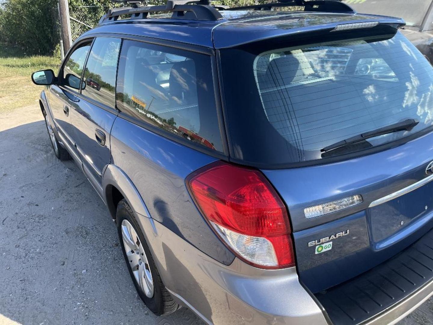 2008 BLUE SUBARU OUTBACK Base (4S4BP60CX87) with an 2.5L H4 SOHC 16V engine, AUTOMATIC transmission, located at 2303 West Mt. Houston, Houston, 77038, (281) 507-3956, 29.771597, -95.339569 - Photo#1