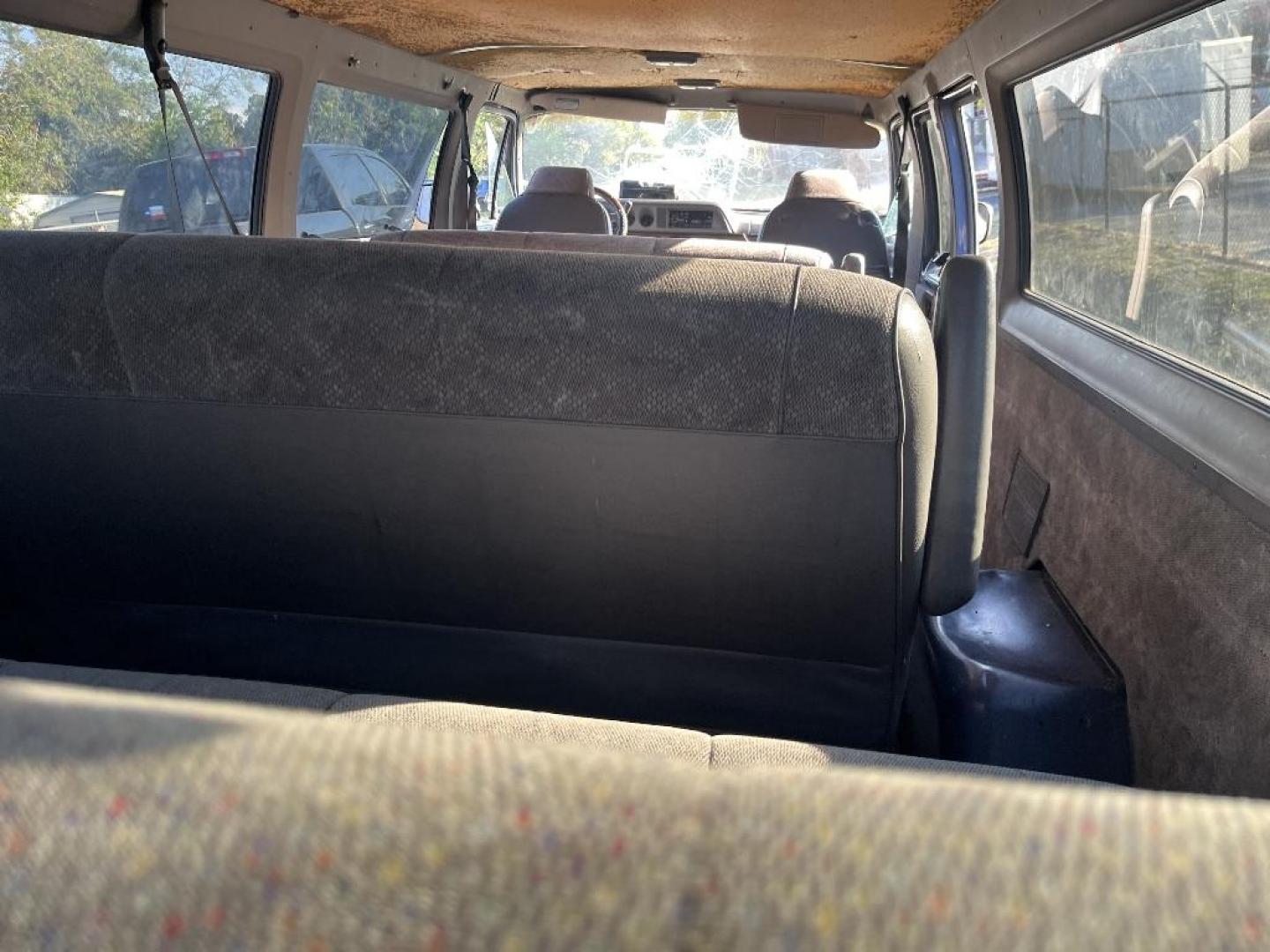 1996 GRAY DODGE RAM WAGON B3500 (2B5WB35Z4TK) with an 5.9L V8 OHV 16V engine, AUTOMATIC transmission, located at 2303 West Mt. Houston, Houston, 77038, (281) 507-3956, 29.771597, -95.339569 - Photo#4