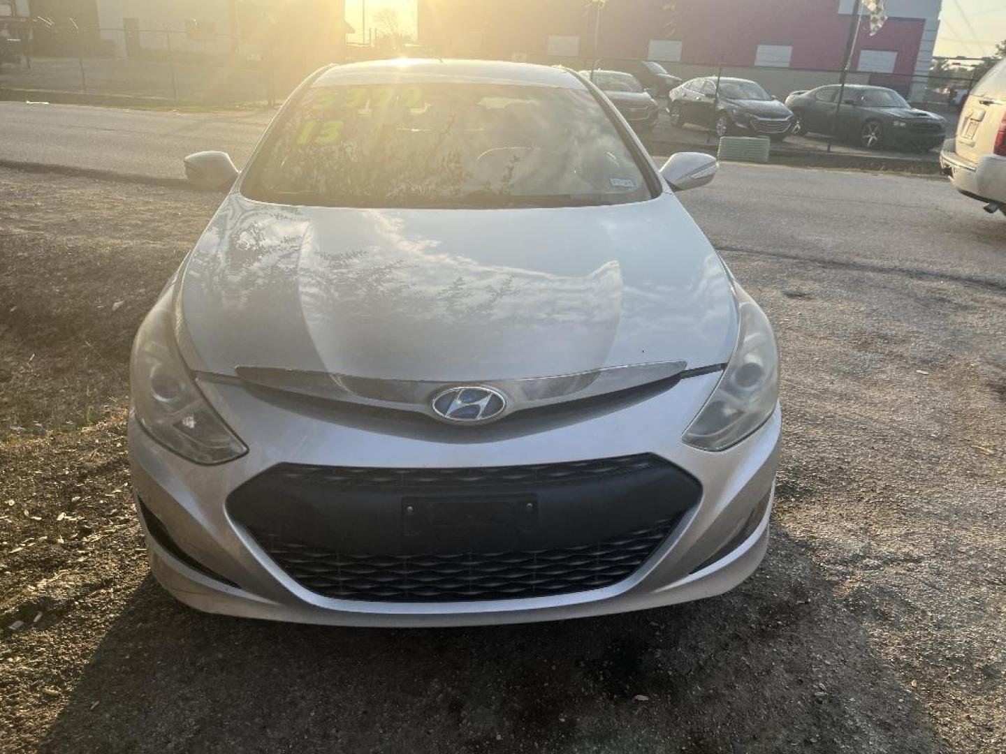 2013 GRAY HYUNDAI SONATA HYBRID Sedan (KMHEC4A43DA) with an 2.4L L4 DOHC 16V HYBRID engine, AUTOMATIC transmission, located at 2303 West Mt. Houston, Houston, 77038, (281) 507-3956, 29.771597, -95.339569 - Photo#0