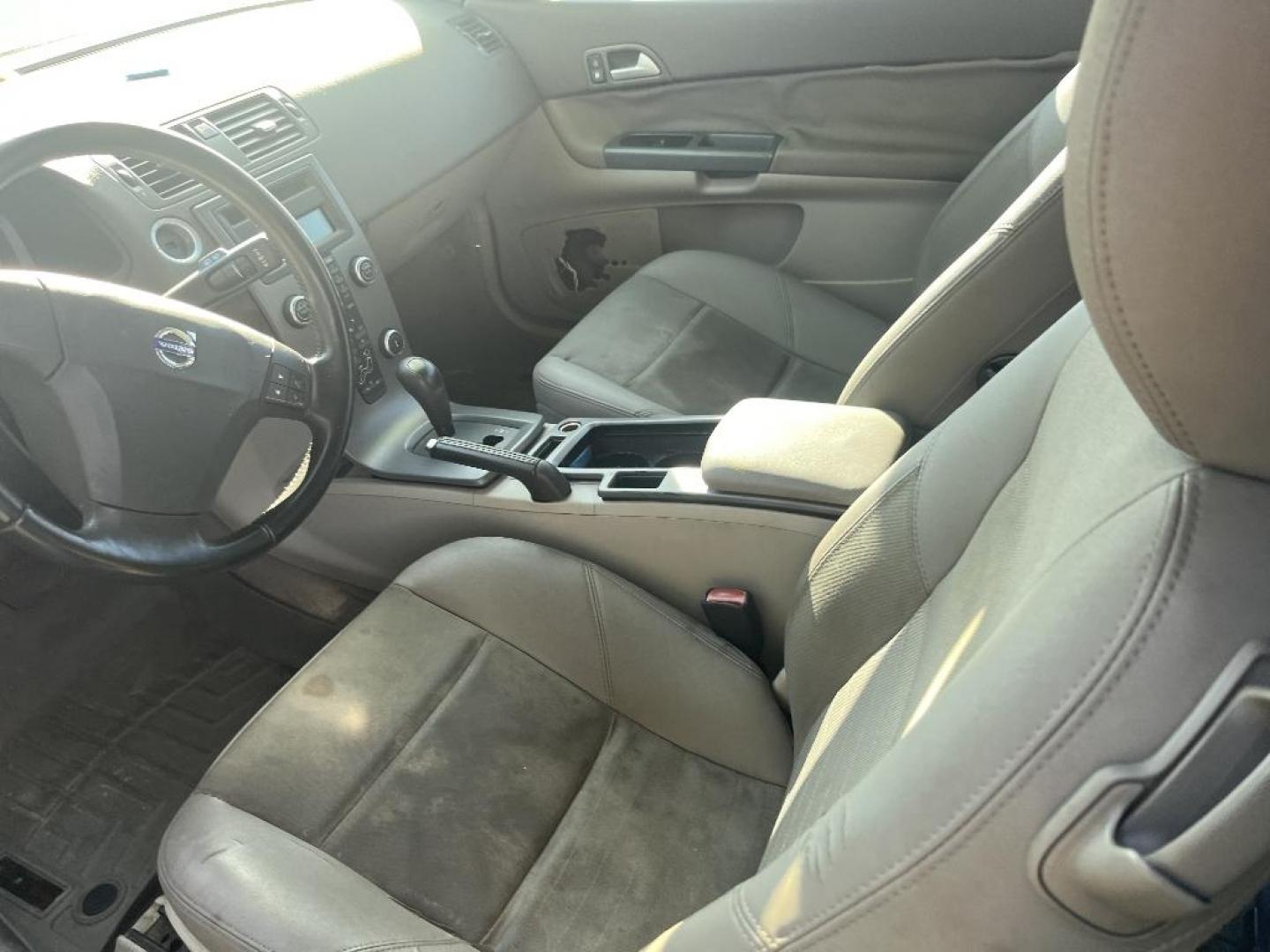 2008 BLUE VOLVO C30 T5 Version 2.0 (YV1MK672582) with an 2.5L L5 DOHC 20V engine, AUTOMATIC transmission, located at 2303 West Mt. Houston, Houston, 77038, (281) 507-3956, 29.771597, -95.339569 - Photo#2