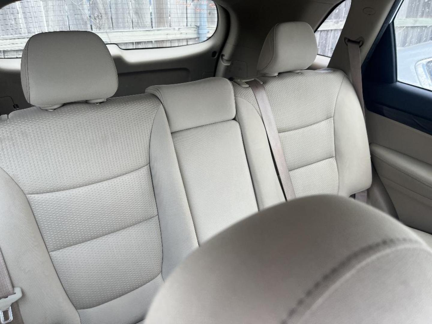 2013 WHITE KIA SORENTO LX 2WD (5XYKT3A15DG) with an 2.4L L4 DOHC 16V engine, AUTOMATIC transmission, located at 2303 West Mt. Houston, Houston, 77038, (281) 507-3956, 29.771597, -95.339569 - Photo#3