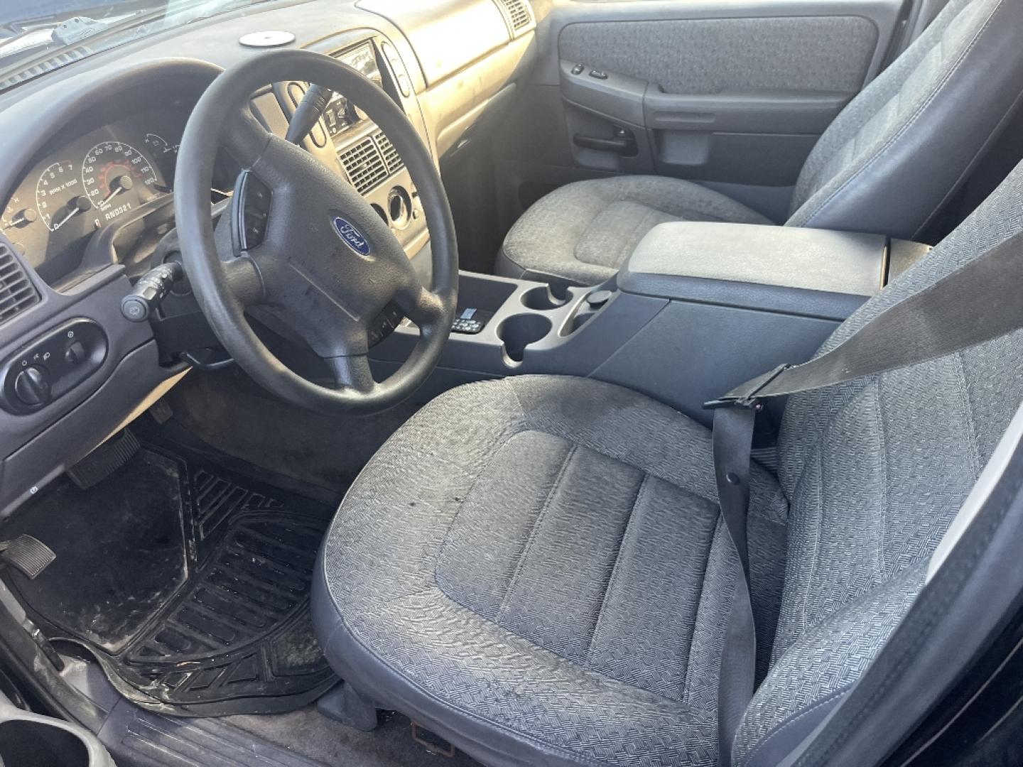 2002 BLACK FORD EXPLORER XLS 4WD (1FMZU72E22Z) with an 4.0L V6 SOHC 16V engine, AUTOMATIC transmission, located at 2303 West Mt. Houston, Houston, 77038, (281) 507-3956, 29.771597, -95.339569- Photo#4