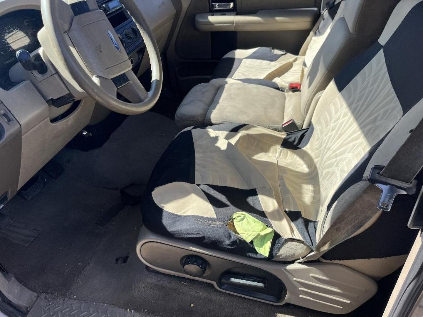 2006 GRAY FORD F-150 Lariat SuperCab 2WD (1FTPX12516K) with an 5.4L V8 SOHC 16V engine, AUTOMATIC transmission, located at 2303 West Mt. Houston, Houston, 77038, (281) 507-3956, 29.771597, -95.339569 - Photo#2