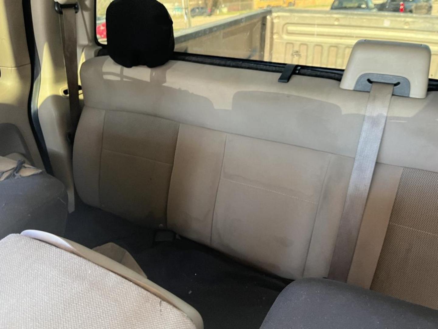 2006 GRAY FORD F-150 Lariat SuperCab 2WD (1FTPX12516K) with an 5.4L V8 SOHC 16V engine, AUTOMATIC transmission, located at 2303 West Mt. Houston, Houston, 77038, (281) 507-3956, 29.771597, -95.339569 - Photo#4