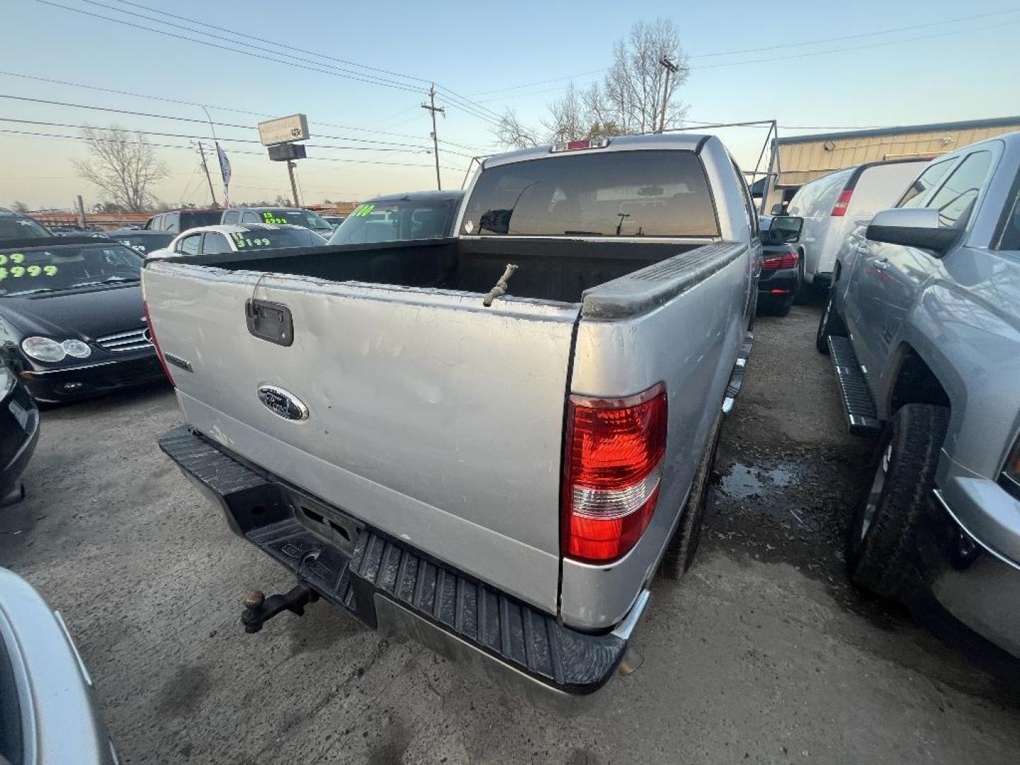 2007 GRAY FORD F-150 Lariat SuperCrew 2WD (1FTRW12W87F) with an 4.6L V8 SOHC 16V engine, AUTOMATIC transmission, located at 2303 West Mt. Houston, Houston, 77038, (281) 507-3956, 29.771597, -95.339569 - Photo#1