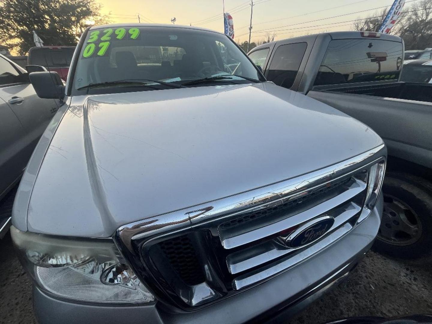 2007 GRAY FORD F-150 Lariat SuperCrew 2WD (1FTRW12W87F) with an 4.6L V8 SOHC 16V engine, AUTOMATIC transmission, located at 2303 West Mt. Houston, Houston, 77038, (281) 507-3956, 29.771597, -95.339569 - Photo#3