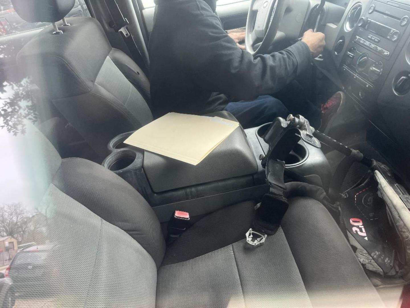 2005 RED FORD F-150 FX4 SuperCrew 4WD (1FTPW14555K) with an 5.4L V8 SOHC 16V engine, AUTOMATIC transmission, located at 2303 West Mt. Houston, Houston, 77038, (281) 507-3956, 29.771597, -95.339569 - Photo#3