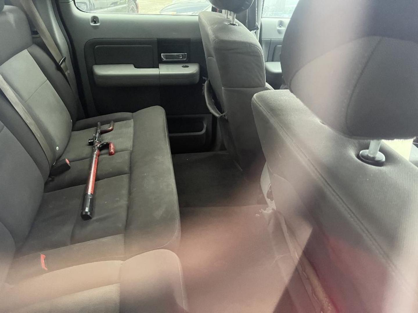 2005 RED FORD F-150 FX4 SuperCrew 4WD (1FTPW14555K) with an 5.4L V8 SOHC 16V engine, AUTOMATIC transmission, located at 2303 West Mt. Houston, Houston, 77038, (281) 507-3956, 29.771597, -95.339569 - Photo#4