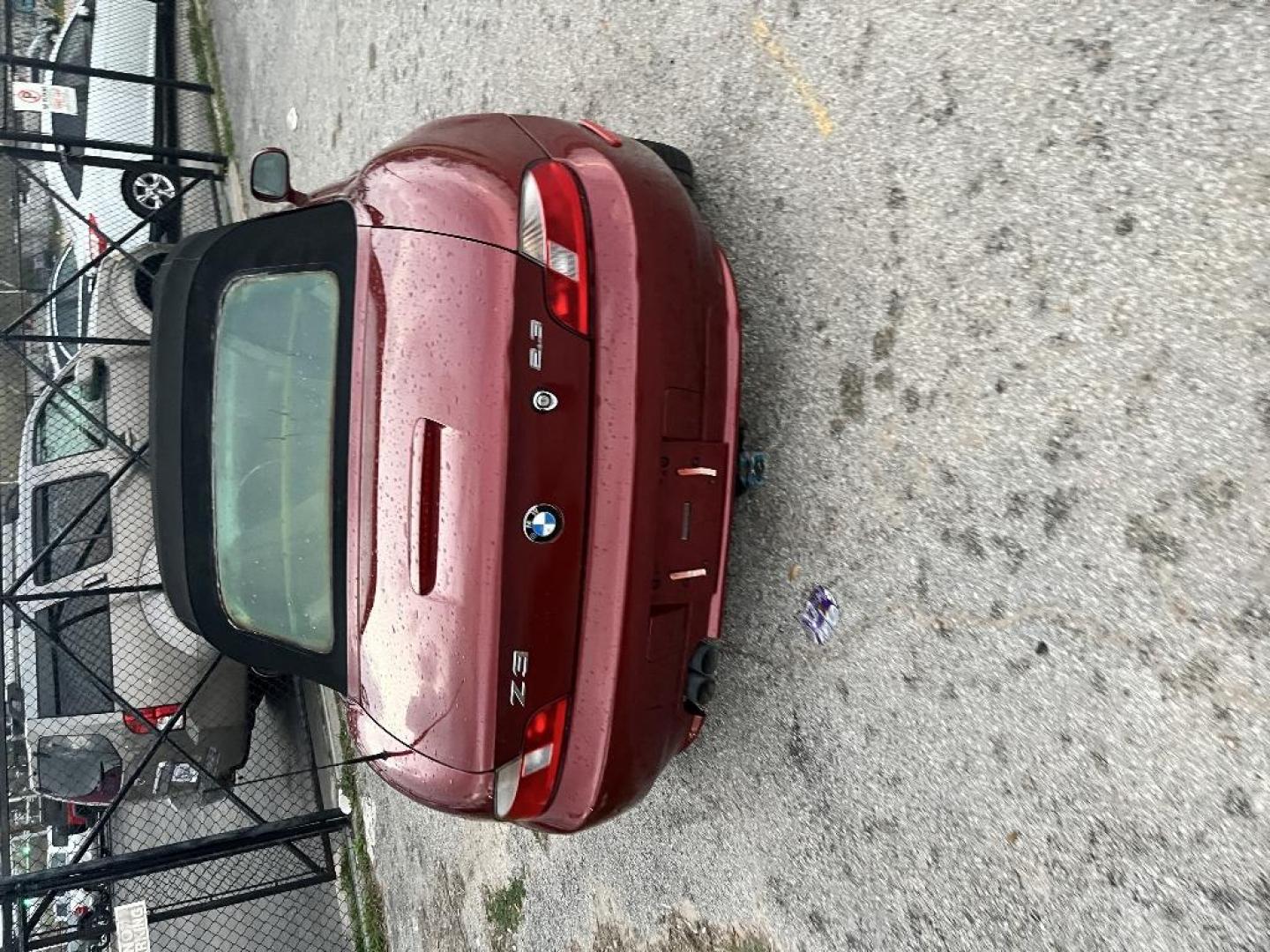 2000 RED BMW Z3 2.3 Roadster (4USCH9342YL) with an 2.5L V6 DOHC 24V engine, AUTOMATIC transmission, located at 2303 West Mt. Houston, Houston, 77038, (281) 507-3956, 29.771597, -95.339569 - Photo#2