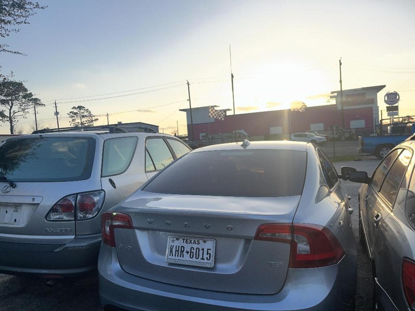 2013 GRAY VOLVO S60 T5 (YV1612FS1D1) with an 2.5L L5 DOHC 20V TURBO engine, AUTOMATIC transmission, located at 2303 West Mt. Houston, Houston, 77038, (281) 507-3956, 29.771597, -95.339569 - Photo#2