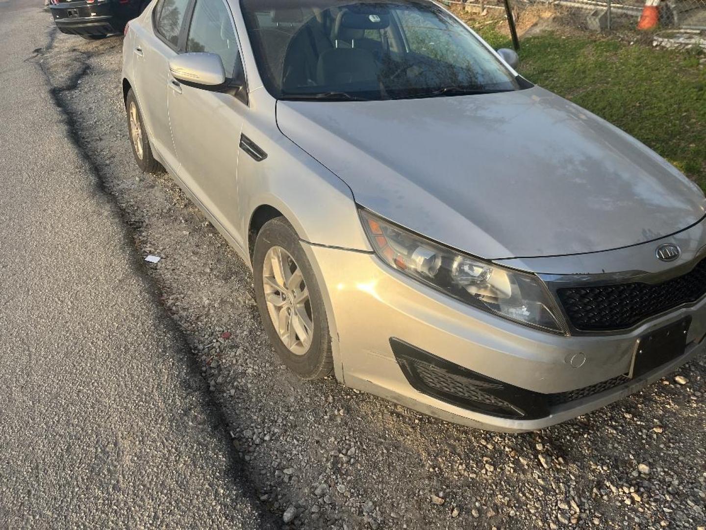 2011 GRAY KIA OPTIMA LX AT (KNAGM4A77B5) with an 2.4L L4 DOHC 16V engine, AUTOMATIC transmission, located at 2303 West Mt. Houston, Houston, 77038, (281) 507-3956, 29.771597, -95.339569 - Photo#0
