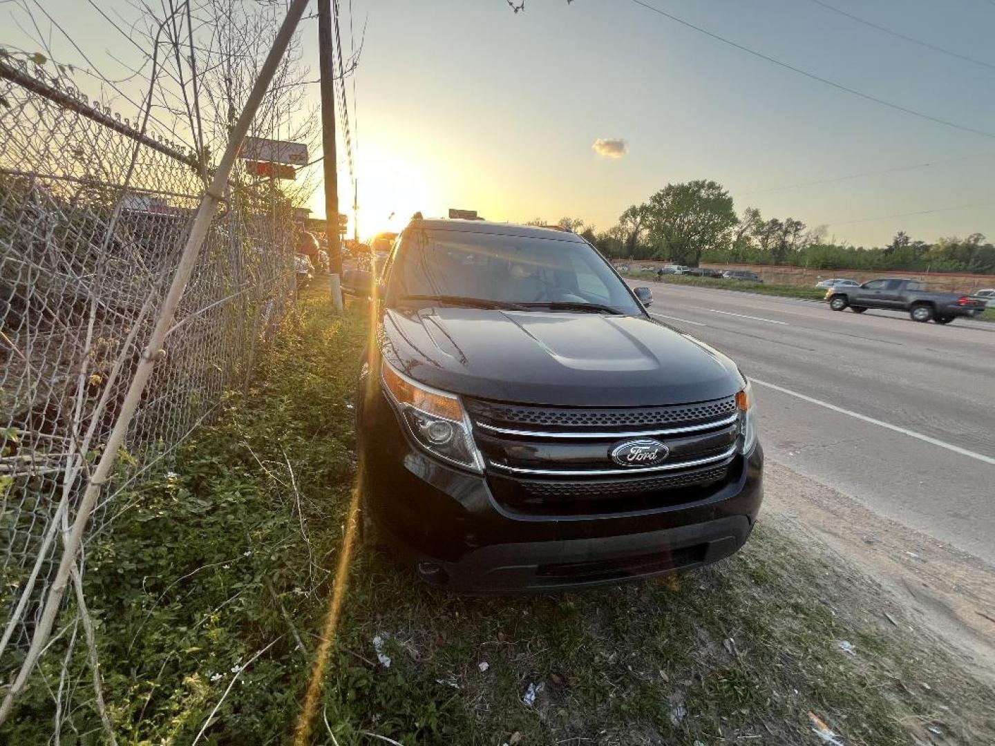 2013 BLACK FORD EXPLORER Limited FWD (1FM5K7F84DG) with an 3.5L V6 DOHC 24V engine, AUTOMATIC transmission, located at 2303 West Mt. Houston, Houston, 77038, (281) 507-3956, 29.771597, -95.339569 - Photo#1