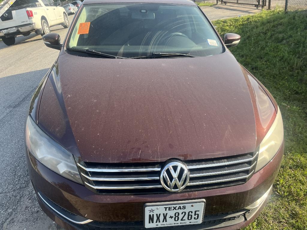 photo of 2014 VOLKSWAGEN PASSAT 1.8T Wolfsburg AT