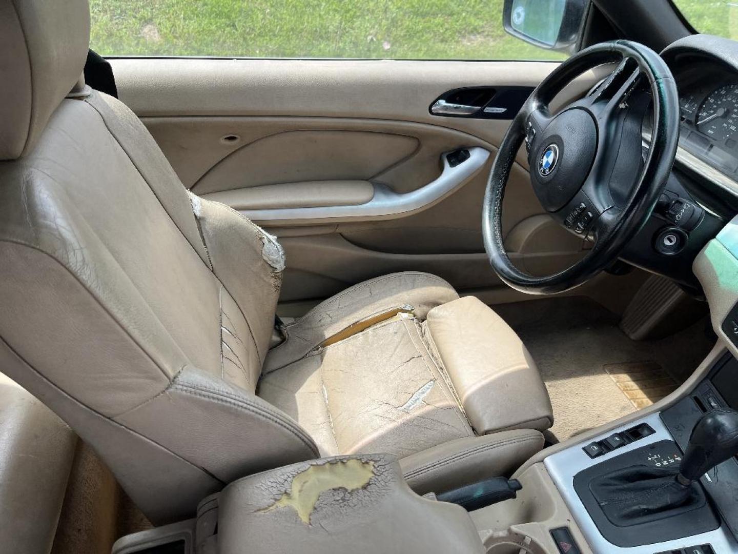 2004 BLUE BMW 3-SERIES 325Ci convertible (WBABW33454P) with an 2.5L L6 DOHC 24V engine, AUTOMATIC transmission, located at 2303 West Mt. Houston, Houston, 77038, (281) 507-3956, 29.771597, -95.339569 - Photo#4