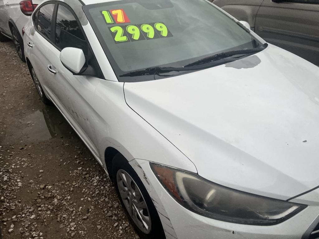 photo of 2017 HYUNDAI ELANTRA SE 6AT