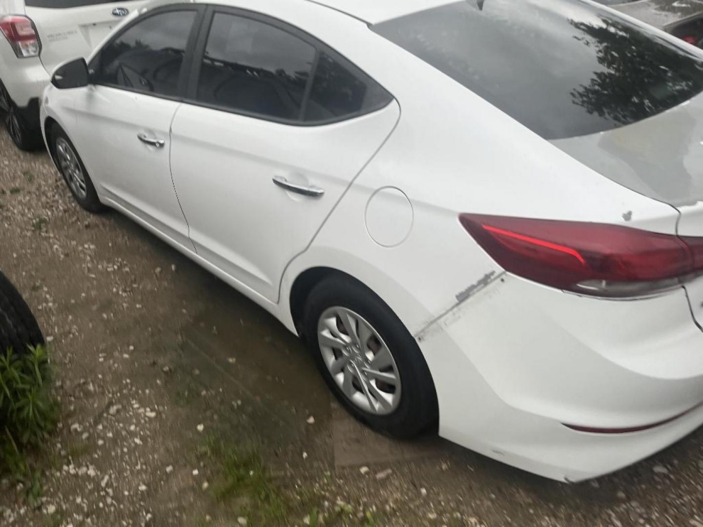 2017 WHITE HYUNDAI ELANTRA SE 6AT (5NPD74LFXHH) with an 1.8L L4 DOHC 16V engine, AUTOMATIC transmission, located at 2303 West Mt. Houston, Houston, 77038, (281) 507-3956, 29.771597, -95.339569 - Photo#1