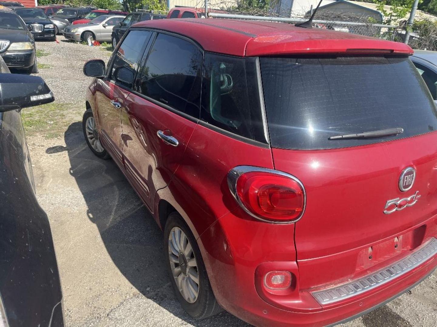 2015 RED FIAT 500L Easy (ZFBCFABH3FZ) with an 1.4L L4 engine, AUTOMATIC transmission, located at 2303 West Mt. Houston, Houston, 77038, (281) 507-3956, 29.771597, -95.339569 - Photo#5