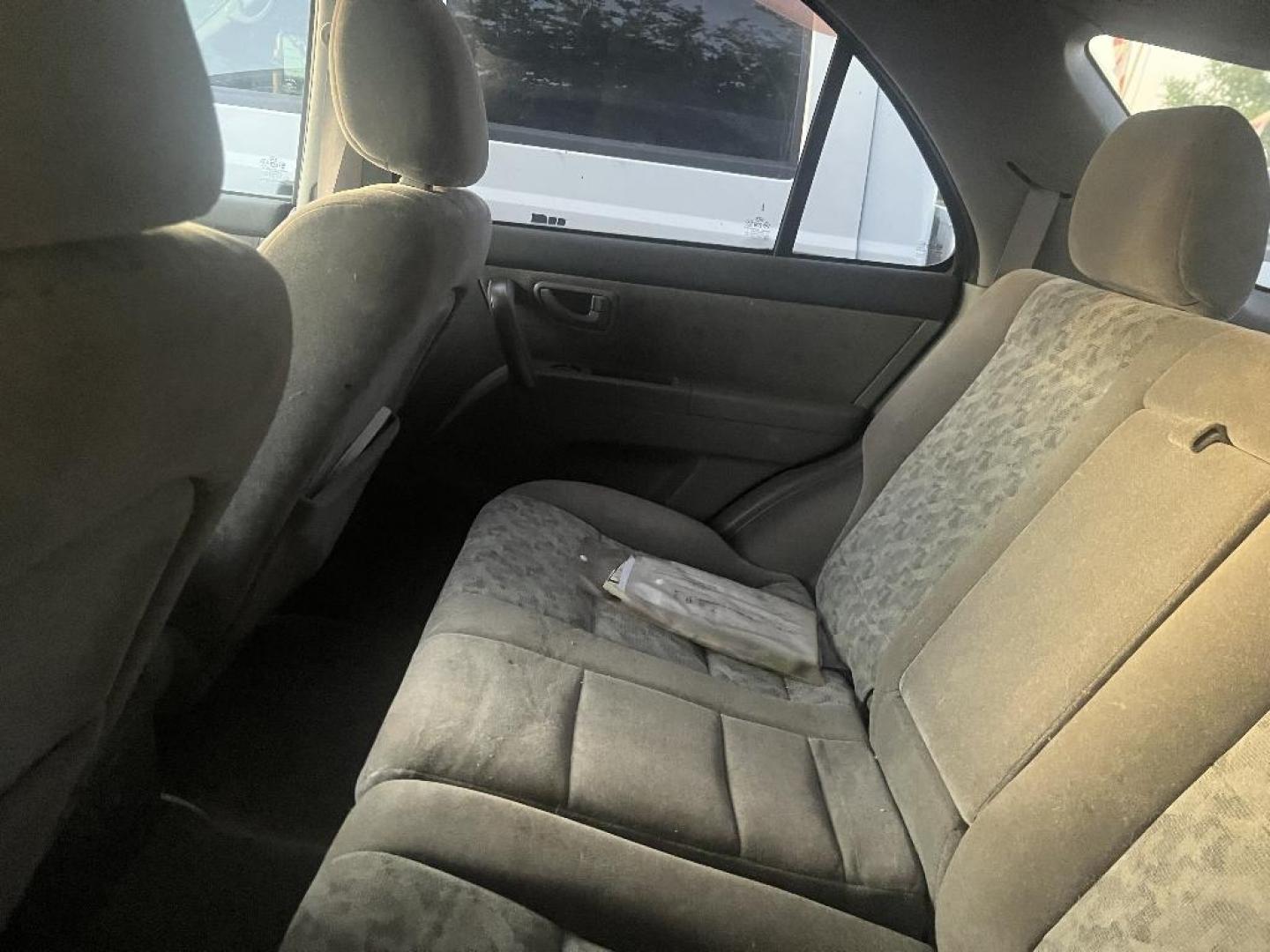 2007 GRAY KIA SORENTO LX 2WD (KNDJD736475) with an 3.8L V6 DOHC 24V engine, AUTOMATIC transmission, located at 2303 West Mt. Houston, Houston, 77038, (281) 507-3956, 29.771597, -95.339569 - Photo#4