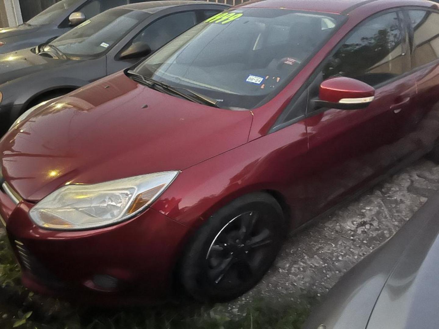 2013 RED FORD FOCUS SE Sedan (1FADP3F27DL) with an 2.0L L4 DOHC 16V engine, AUTOMATIC transmission, located at 2303 West Mt. Houston, Houston, 77038, (281) 507-3956, 29.771597, -95.339569 - Photo#4