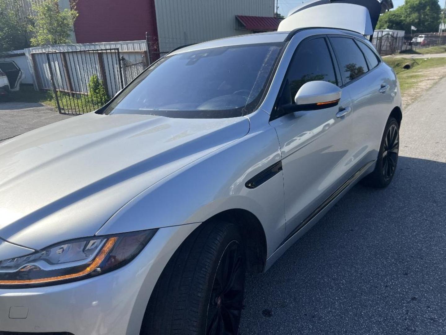 2018 GRAY JAGUAR F-PACE S (SADCM2FV3JA) with an 3.0L V6 DOHC 24V SUPERCHARGED engine, AUTOMATIC transmission, located at 2303 West Mt. Houston, Houston, 77038, (281) 507-3956, 29.771597, -95.339569 - Photo#4