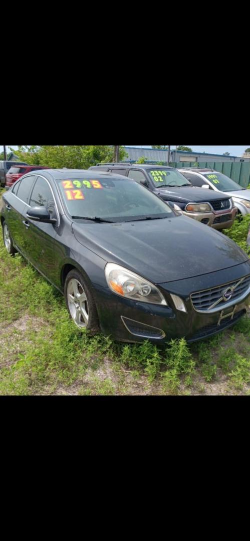 2012 GRAY VOLVO S60 T5 (YV1622FS8C2) with an 2.5L L5 DOHC 20V TURBO engine, AUTOMATIC transmission, located at 2303 West Mt. Houston, Houston, 77038, (281) 507-3956, 29.771597, -95.339569 - Photo#0
