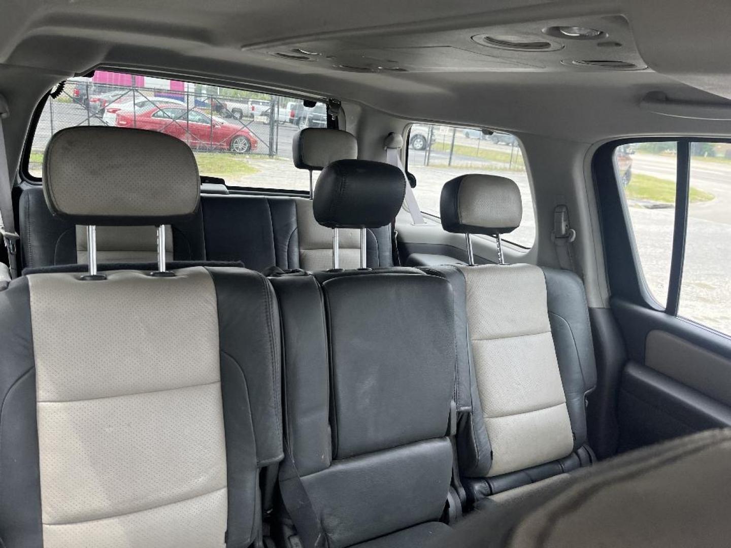 2005 GRAY NISSAN ARMADA SE 2WD (5N1AA08A45N) with an 5.6L V8 DOHC 32V engine, AUTOMATIC transmission, located at 2303 West Mt. Houston, Houston, 77038, (281) 507-3956, 29.771597, -95.339569 - Photo#4