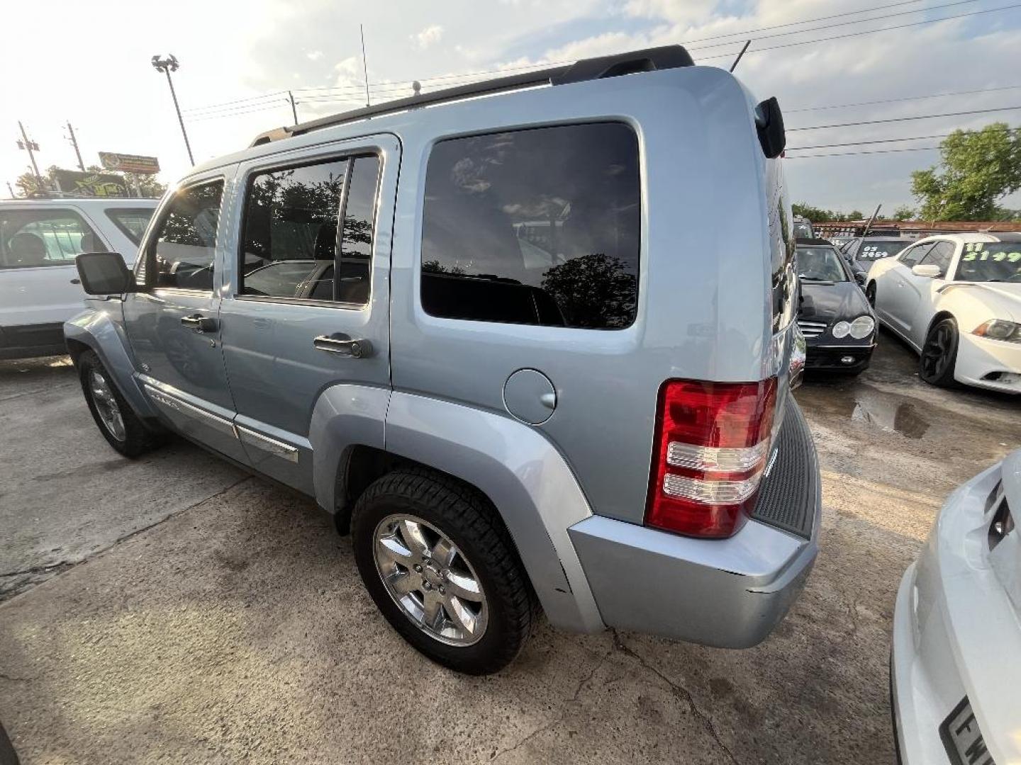 2012 BLUE JEEP LIBERTY Sport 4WD (1C4PJMAK8CW) with an 3.7L V6 SOHC 12V engine, AUTOMATIC transmission, located at 2303 West Mt. Houston, Houston, 77038, (281) 507-3956, 29.771597, -95.339569 - Photo#3