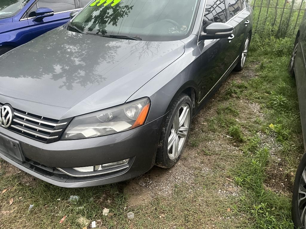 photo of 2013 VOLKSWAGEN PASSAT 2.0L TDI SE AT