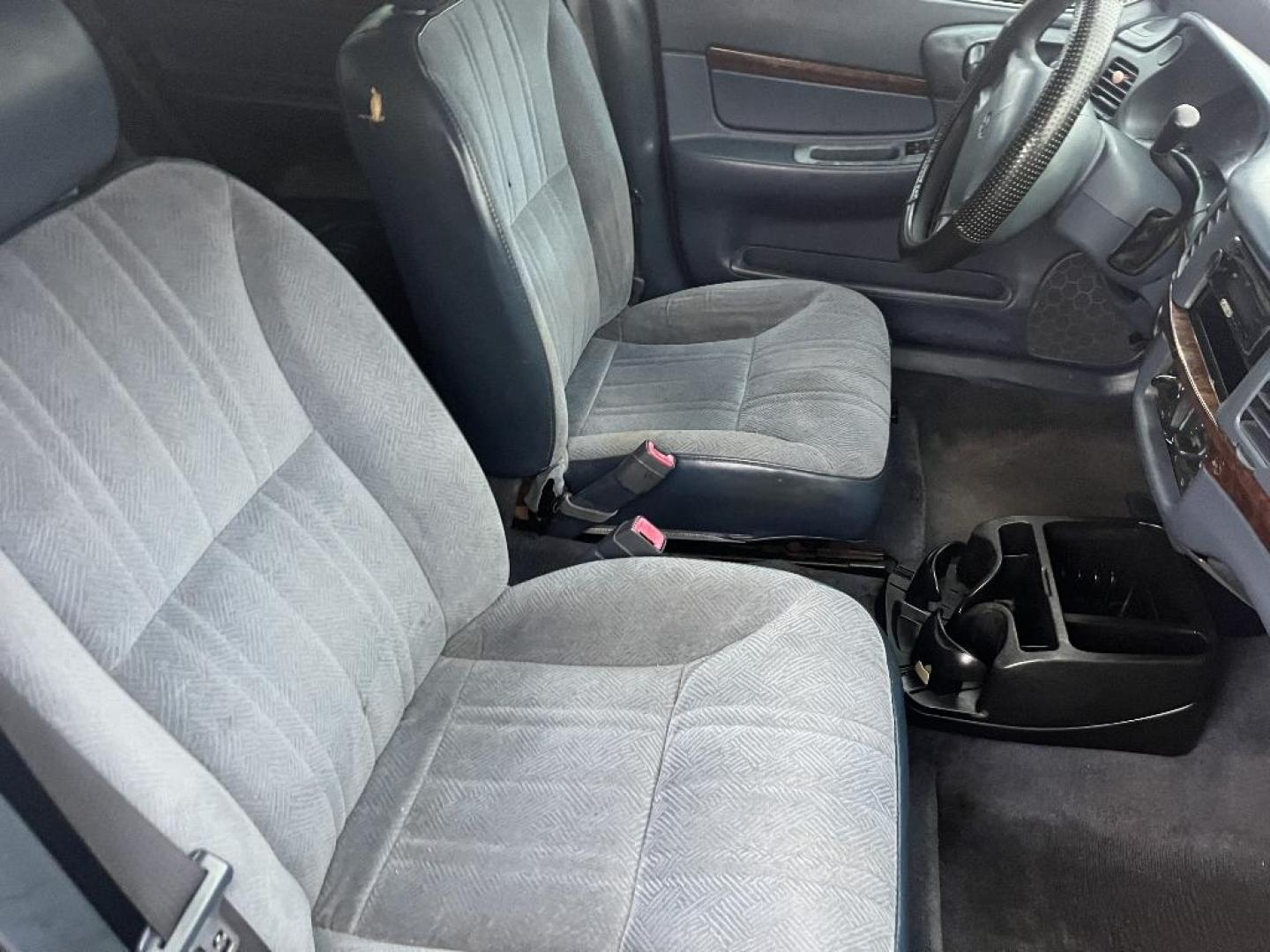 2005 WHITE CHEVROLET IMPALA Base (2G1WF55K059) with an 3.8L V6 OHV 12V engine, AUTOMATIC transmission, located at 2303 West Mt. Houston, Houston, 77038, (281) 507-3956, 29.771597, -95.339569 - Photo#2