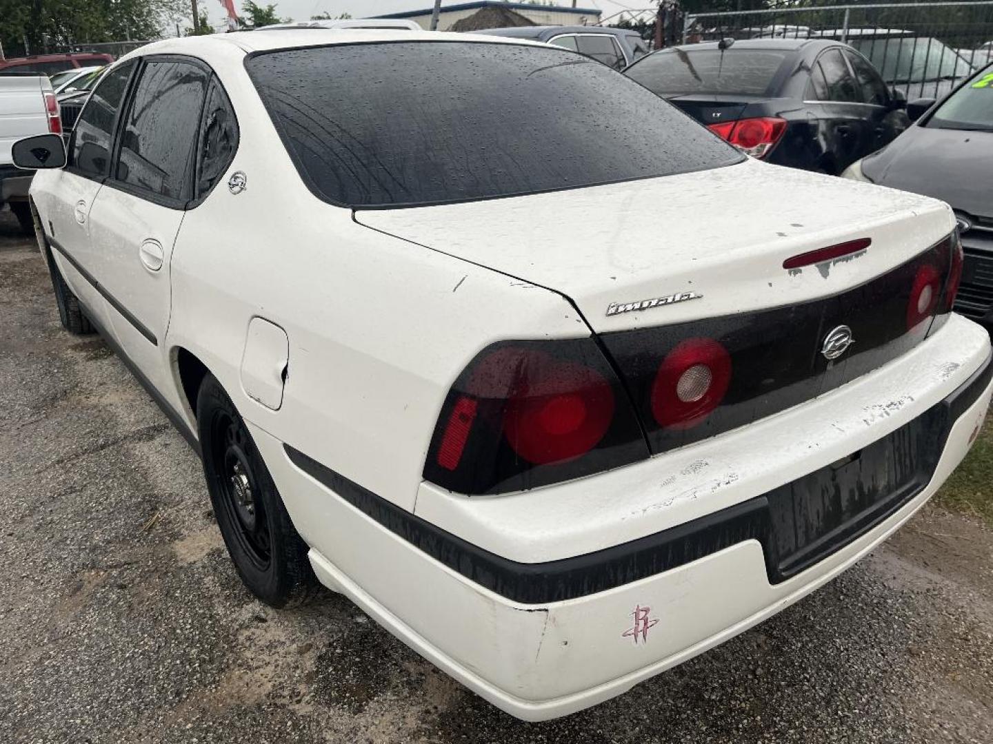 2005 WHITE CHEVROLET IMPALA Base (2G1WF55K059) with an 3.8L V6 OHV 12V engine, AUTOMATIC transmission, located at 2303 West Mt. Houston, Houston, 77038, (281) 507-3956, 29.771597, -95.339569 - Photo#4