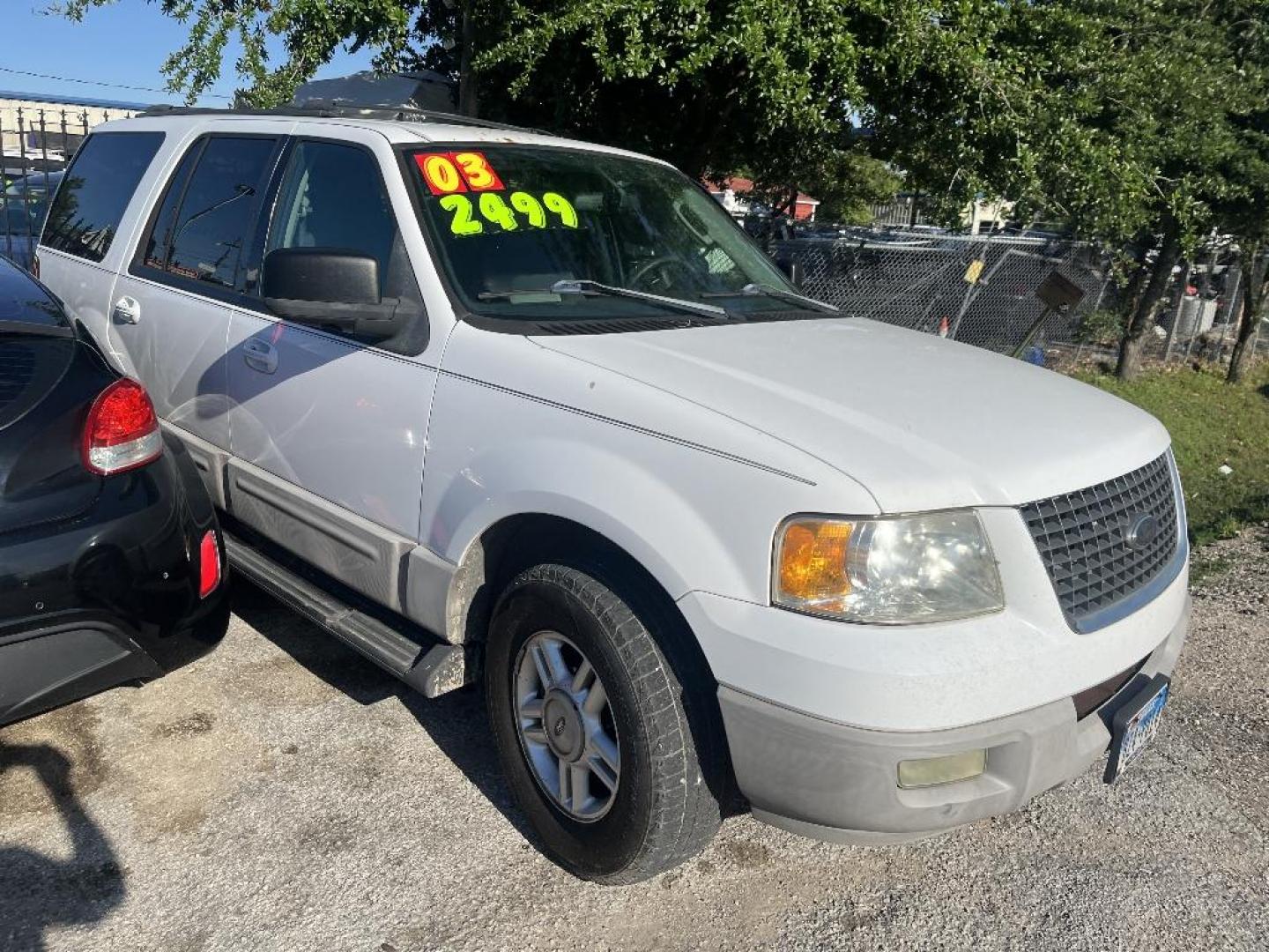2003 WHITE FORD EXPEDITION XLT Value 4.6L 2WD (1FMRU15W43L) with an 4.6L V8 SOHC 16V engine, AUTOMATIC transmission, located at 2303 West Mt. Houston, Houston, 77038, (281) 507-3956, 29.771597, -95.339569 - Photo#0