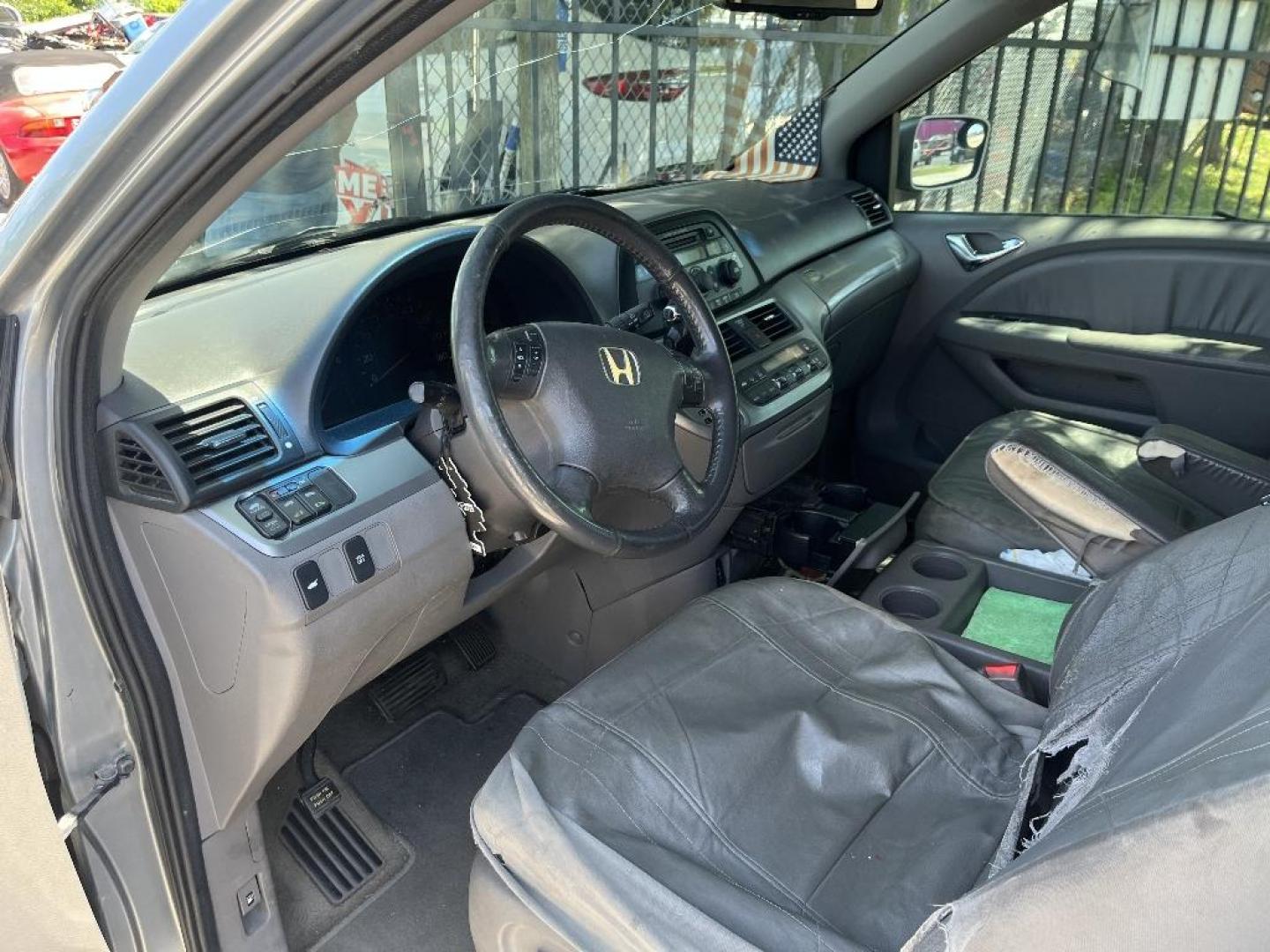 2009 GRAY HONDA ODYSSEY EX-L (5FNRL38689B) with an 3.5L V6 SOHC 24V engine, AUTOMATIC transmission, located at 2303 West Mt. Houston, Houston, 77038, (281) 507-3956, 29.771597, -95.339569 - Photo#3