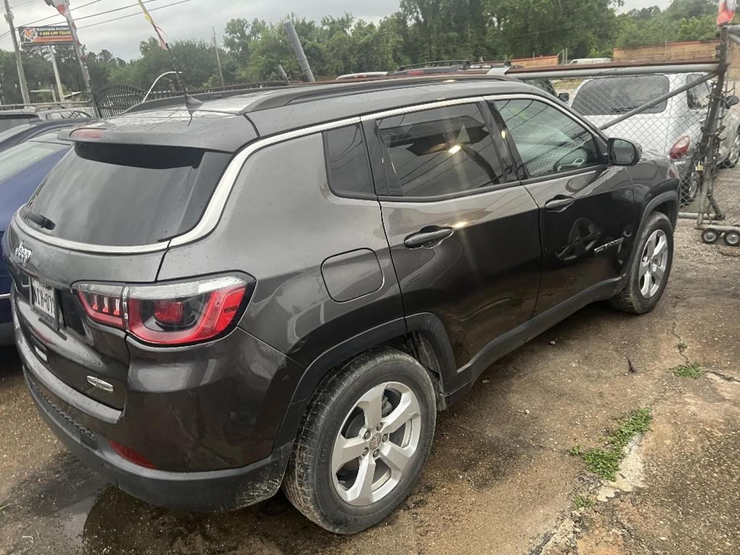 2018 BLACK JEEP COMPASS Latitude FWD (3C4NJCBB4JT) with an 2.4L L4 DOHC 16V engine, AUTOMATIC transmission, located at 2303 West Mt. Houston, Houston, 77038, (281) 507-3956, 29.771597, -95.339569 - Photo#6