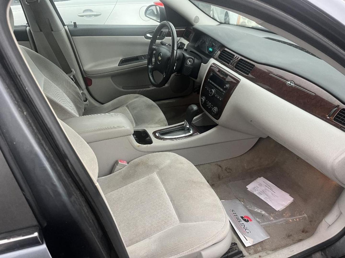 2011 BLUE CHEVROLET IMPALA LT (2G1WG5EK7B1) with an 3.5L V6 OHV 16V FFV engine, AUTOMATIC transmission, located at 2303 West Mt. Houston, Houston, 77038, (281) 507-3956, 29.771597, -95.339569 - Photo#4
