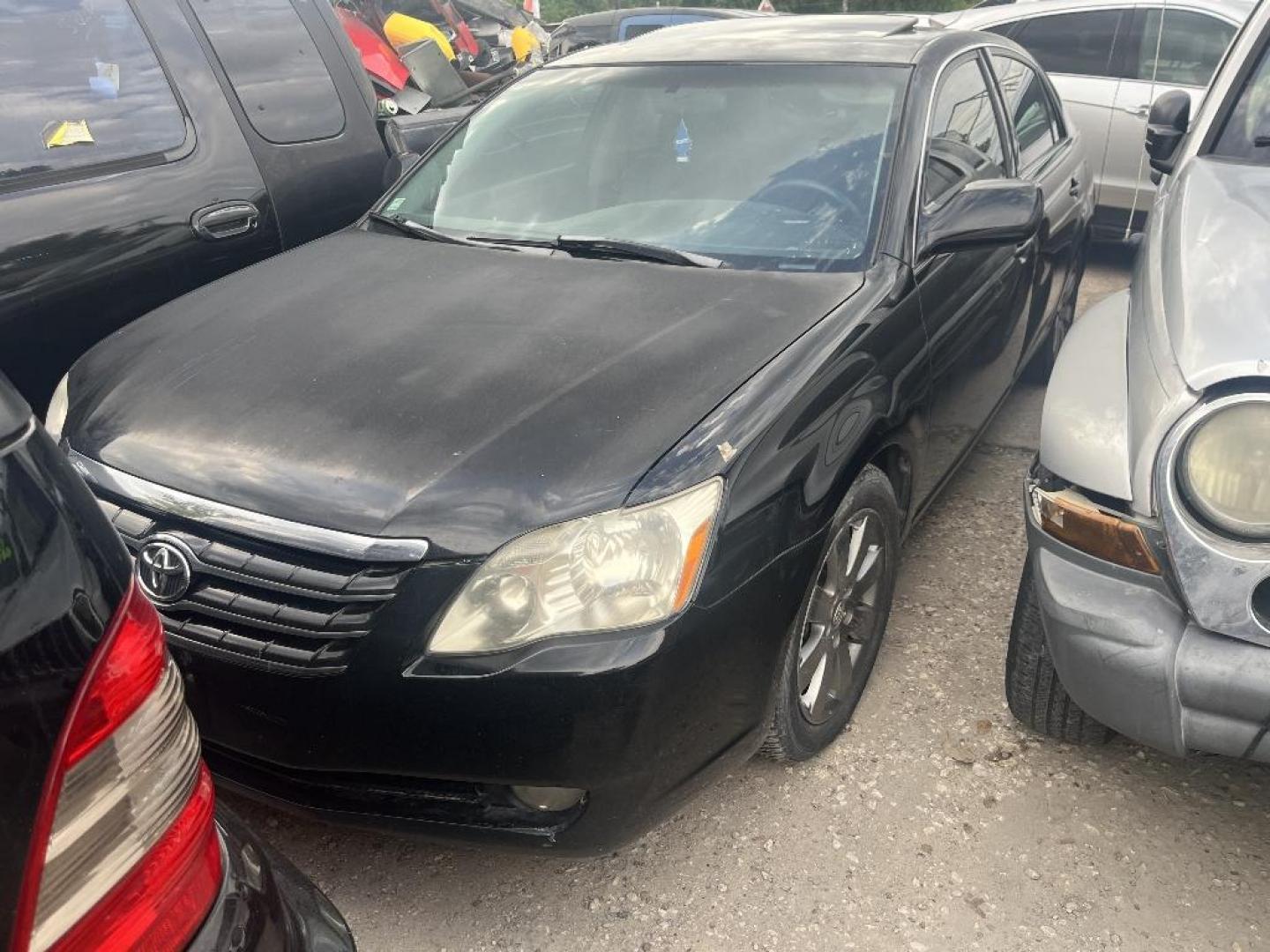 2007 BLACK TOYOTA AVALON Limited (4T1BK36B47U) with an 3.5L V6 DOHC 24V engine, AUTOMATIC transmission, located at 2303 West Mt. Houston, Houston, 77038, (281) 507-3956, 29.771597, -95.339569 - Photo#0