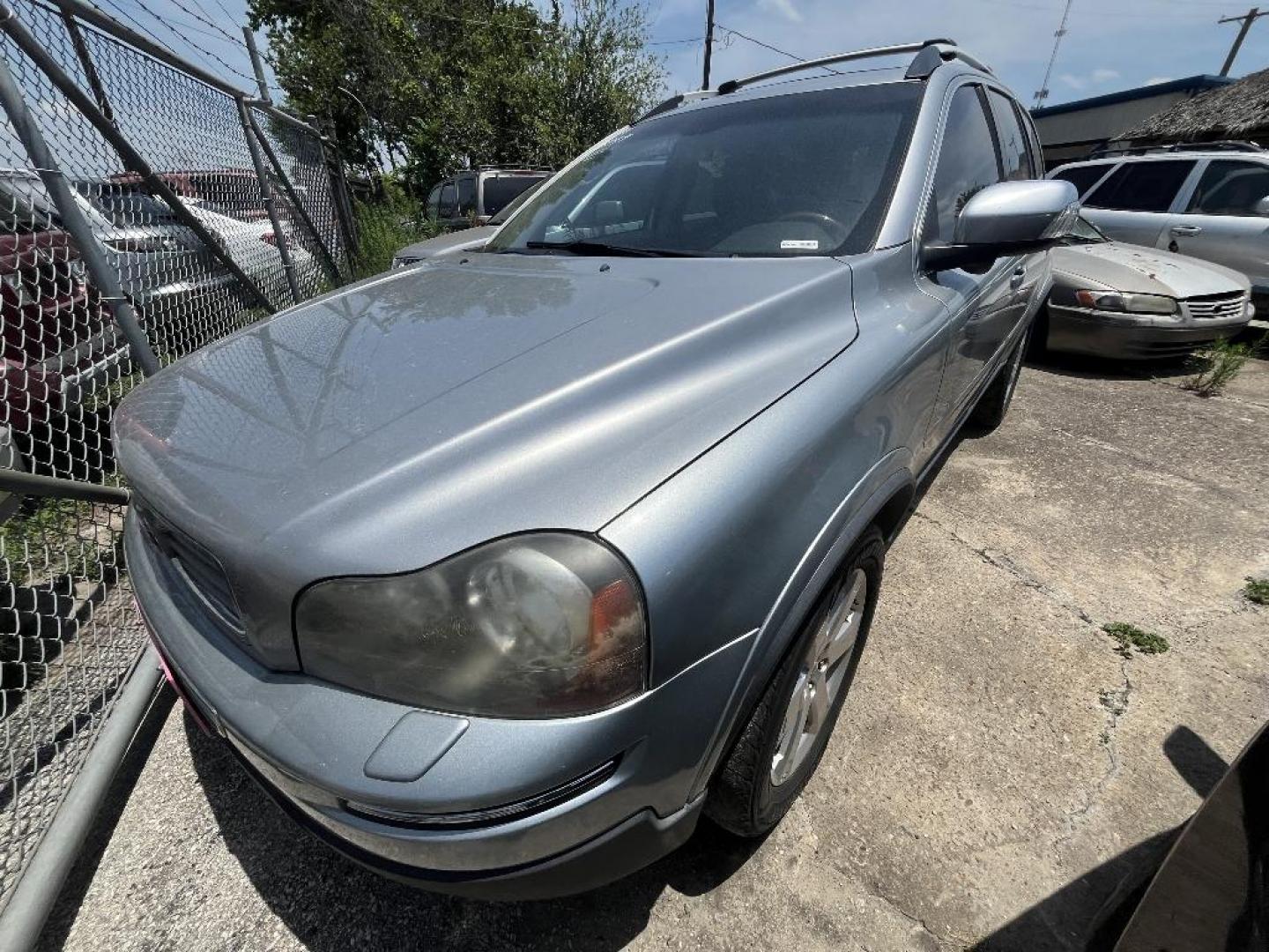 2011 GRAY VOLVO XC90 V8 AWD (YV4852CZ5B1) with an 4.4L V8 DOHC 32V engine, AUTOMATIC transmission, located at 2303 West Mt. Houston, Houston, 77038, (281) 507-3956, 29.771597, -95.339569 - Photo#0