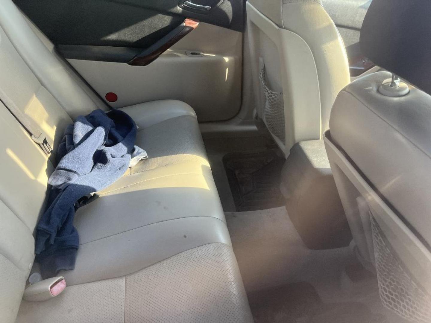 2006 WHITE PONTIAC G6 GT (1G2ZH558264) with an 3.5L V6 OHV 12V engine, AUTOMATIC transmission, located at 2303 West Mt. Houston, Houston, 77038, (281) 507-3956, 29.771597, -95.339569 - Photo#2