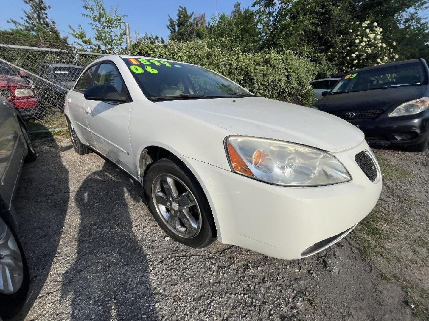 2006 WHITE PONTIAC G6 GT (1G2ZH558264) with an 3.5L V6 OHV 12V engine, AUTOMATIC transmission, located at 2303 West Mt. Houston, Houston, 77038, (281) 507-3956, 29.771597, -95.339569 - Photo#5