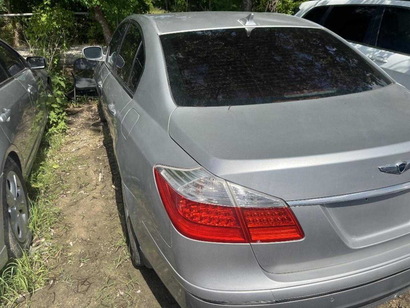 2009 BLACK HYUNDAI GENESIS 4.6L (KMHGC46F29U) with an 4.6L V8 DOHC 32V engine, AUTOMATIC transmission, located at 2303 West Mt. Houston, Houston, 77038, (281) 507-3956, 29.771597, -95.339569 - Photo#1