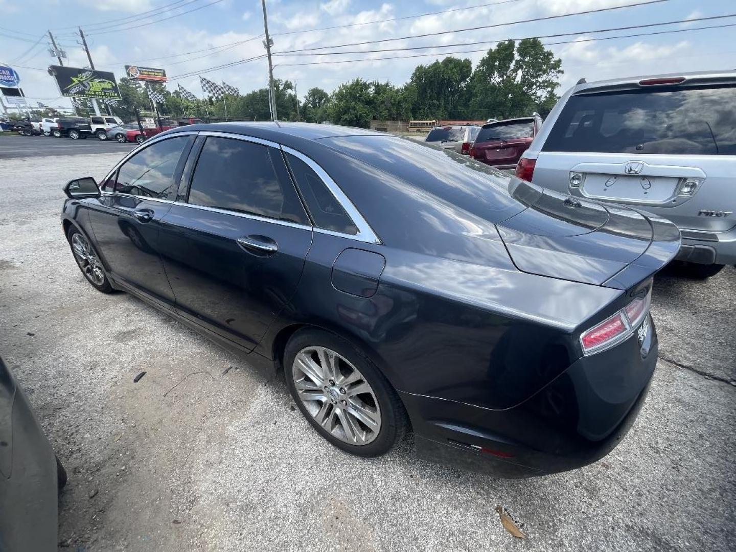 2014 GRAY LINCOLN MKZ FWD (3LN6L2G9XER) with an 2.0L L4 DOHC 16V engine, AUTOMATIC transmission, located at 2303 West Mt. Houston, Houston, 77038, (281) 507-3956, 29.771597, -95.339569 - Photo#5