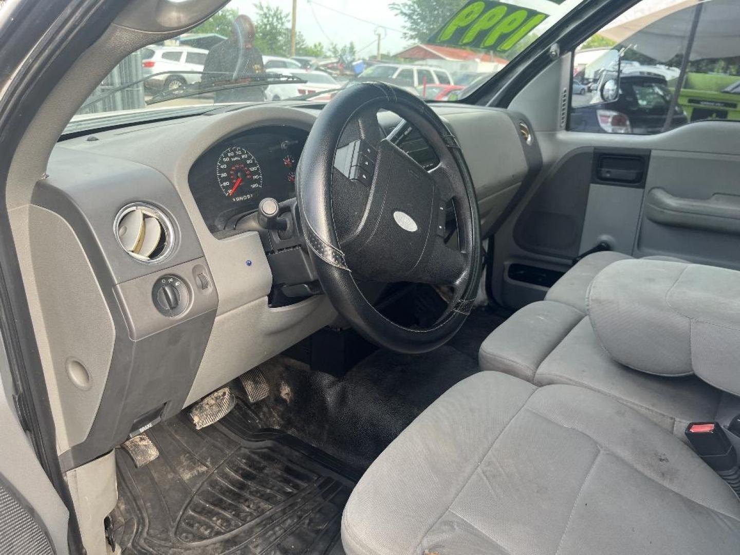 2007 WHITE FORD F-150 STX 2WD (1FTRF12W87K) with an 4.6L V8 SOHC 16V engine, AUTOMATIC transmission, located at 2303 West Mt. Houston, Houston, 77038, (281) 507-3956, 29.771597, -95.339569 - Photo#2