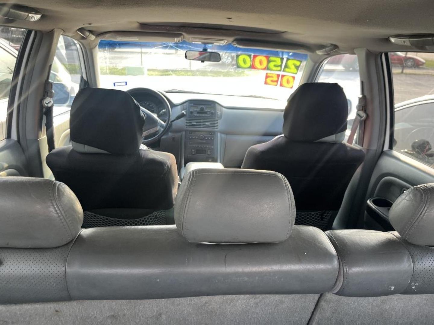 2005 WHITE HONDA PILOT EX w/ Leather (5FNYF18575B) with an 3.5L V6 SOHC 24V engine, AUTOMATIC transmission, located at 2303 West Mt. Houston, Houston, 77038, (281) 507-3956, 29.771597, -95.339569 - Photo#3