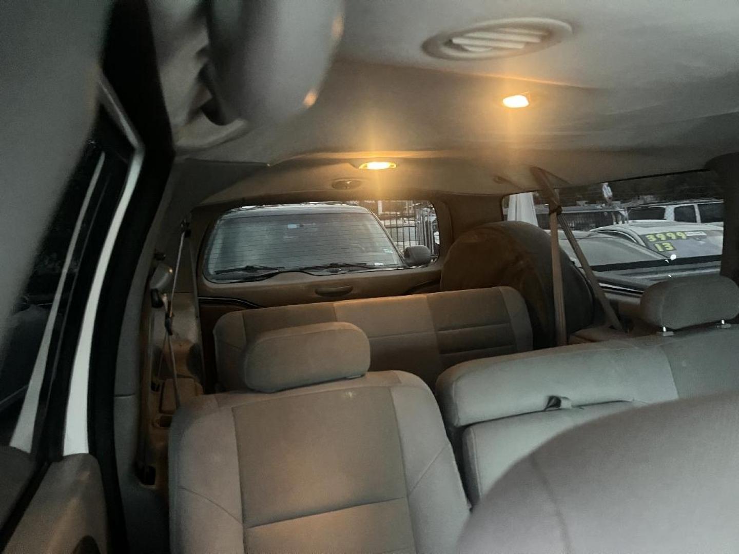 2005 WHITE FORD EXCURSION XLT 5.4L 2WD (1FMNU40LX5E) with an 5.4L V8 SOHC 16V engine, AUTOMATIC transmission, located at 2303 West Mt. Houston, Houston, 77038, (281) 507-3956, 29.771597, -95.339569 - Photo#2