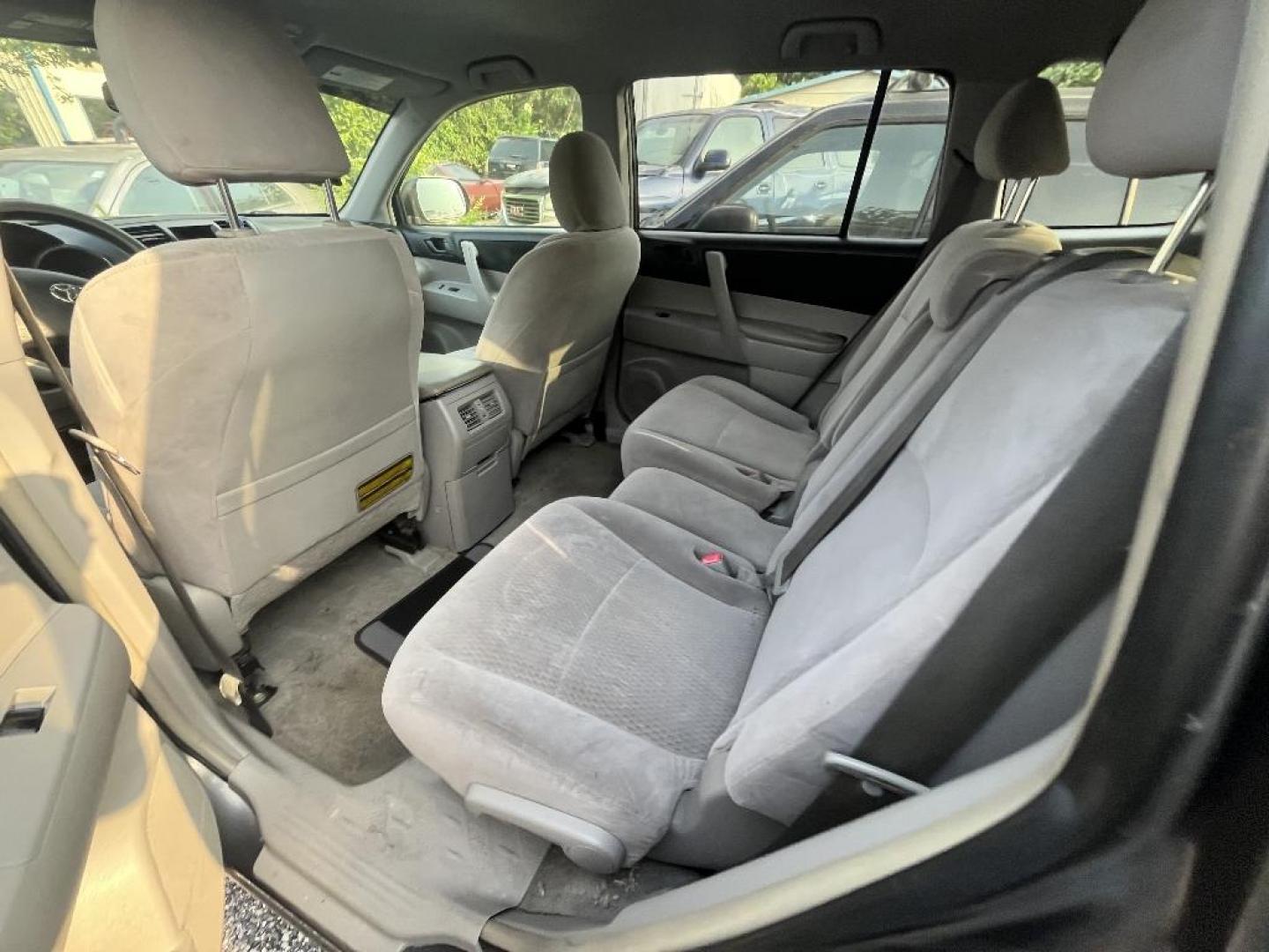 2008 BLACK TOYOTA HIGHLANDER Base 2WD (JTEDS41A882) with an 3.5L V6 DOHC 24V engine, AUTOMATIC transmission, located at 2303 West Mt. Houston, Houston, 77038, (281) 507-3956, 29.771597, -95.339569 - Photo#1