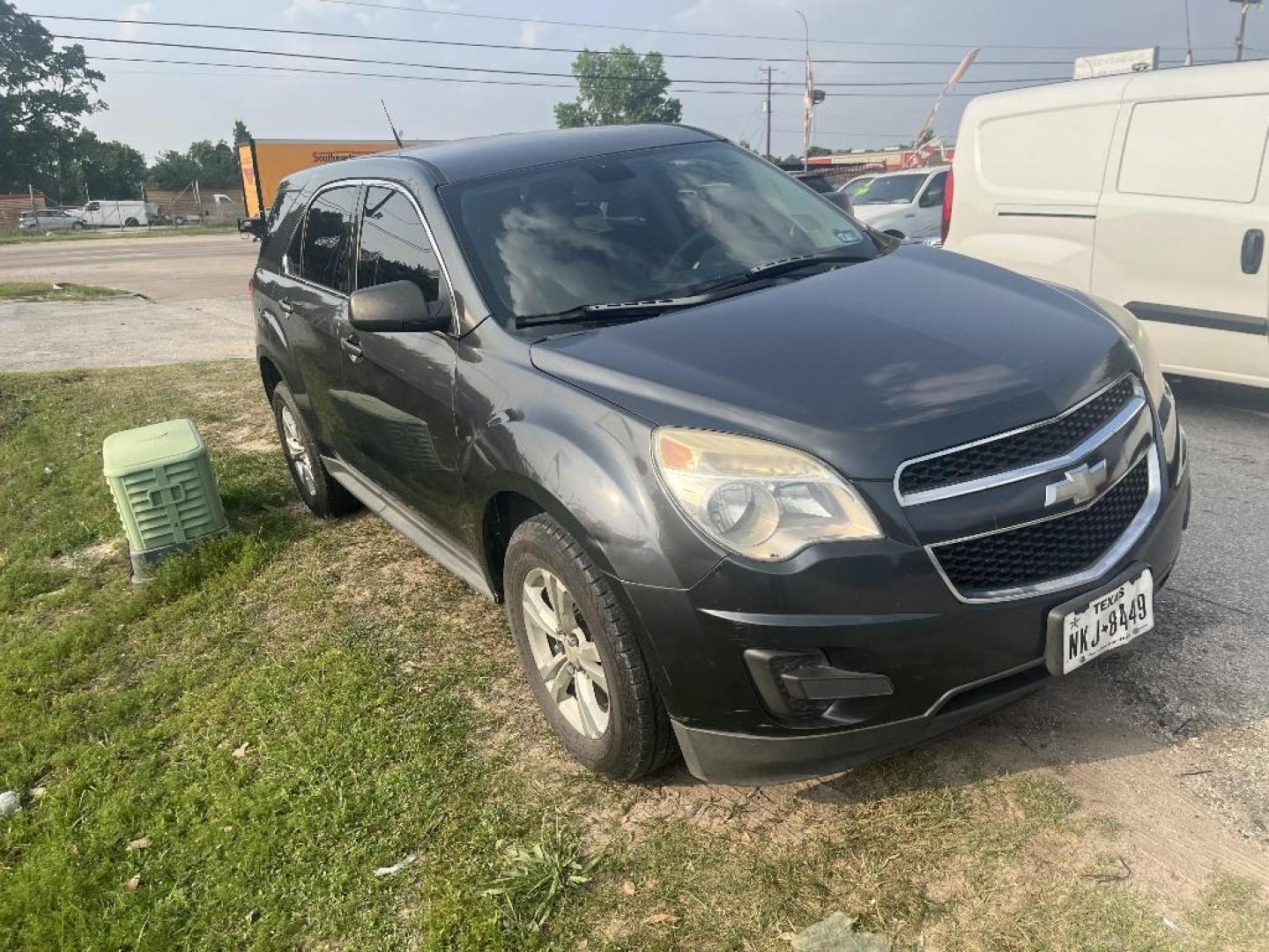 2011 GRAY CHEVROLET EQUINOX LS 2WD (2CNALBEC5B6) with an 2.4L L4 DOHC 16V engine, AUTOMATIC transmission, located at 2303 West Mt. Houston, Houston, 77038, (281) 507-3956, 29.771597, -95.339569 - Photo#1