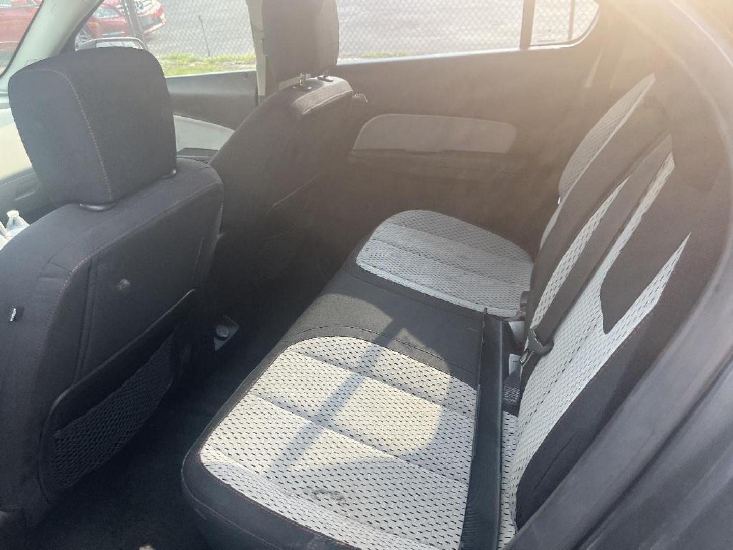 2011 GRAY CHEVROLET EQUINOX LS 2WD (2CNALBEC5B6) with an 2.4L L4 DOHC 16V engine, AUTOMATIC transmission, located at 2303 West Mt. Houston, Houston, 77038, (281) 507-3956, 29.771597, -95.339569 - Photo#4