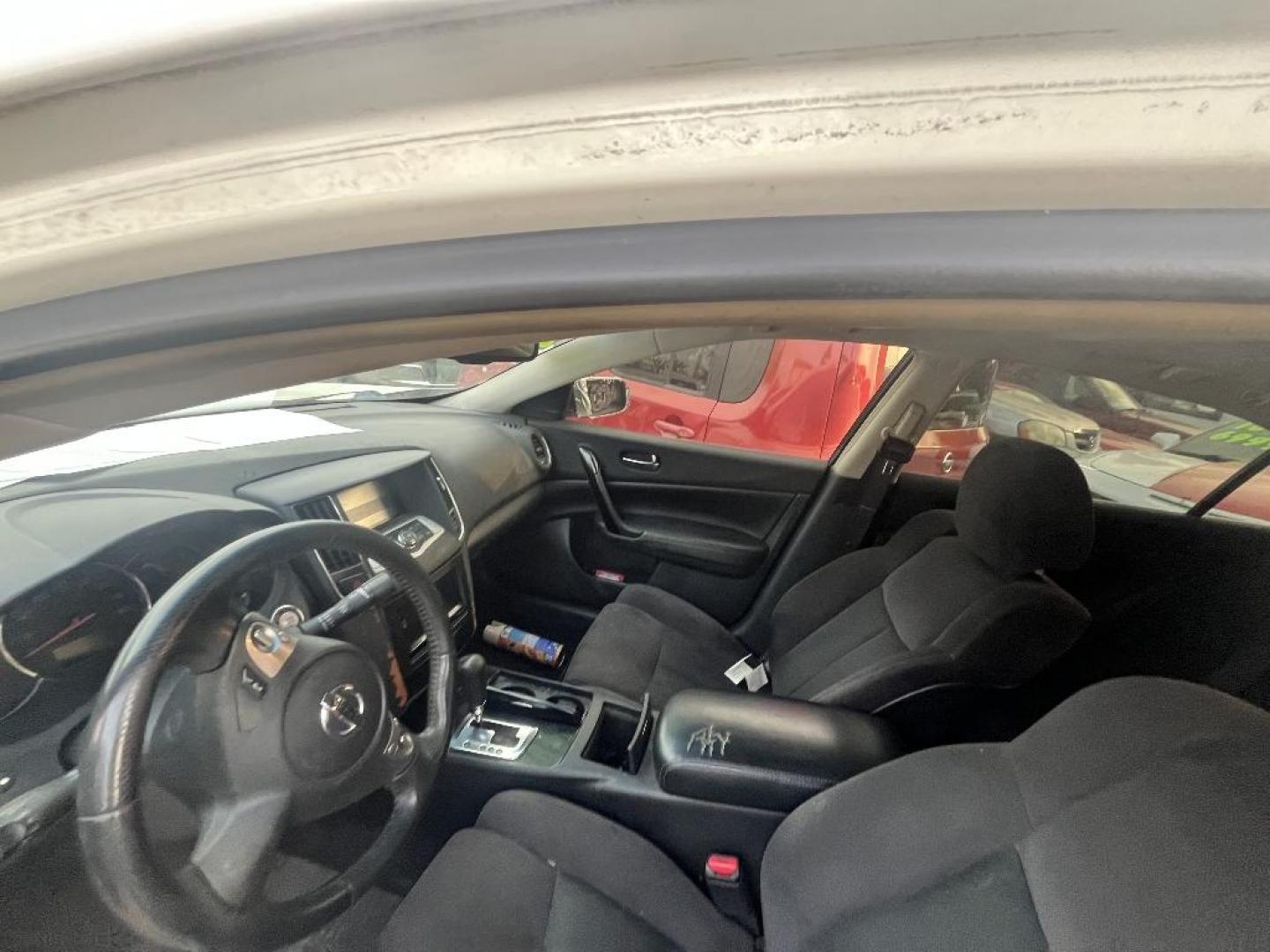 2009 WHITE NISSAN MAXIMA S (1N4AA51E39C) with an 3.5L V6 DOHC 24V engine, CVT transmission, located at 2303 West Mt. Houston, Houston, 77038, (281) 507-3956, 29.771597, -95.339569 - Photo#3