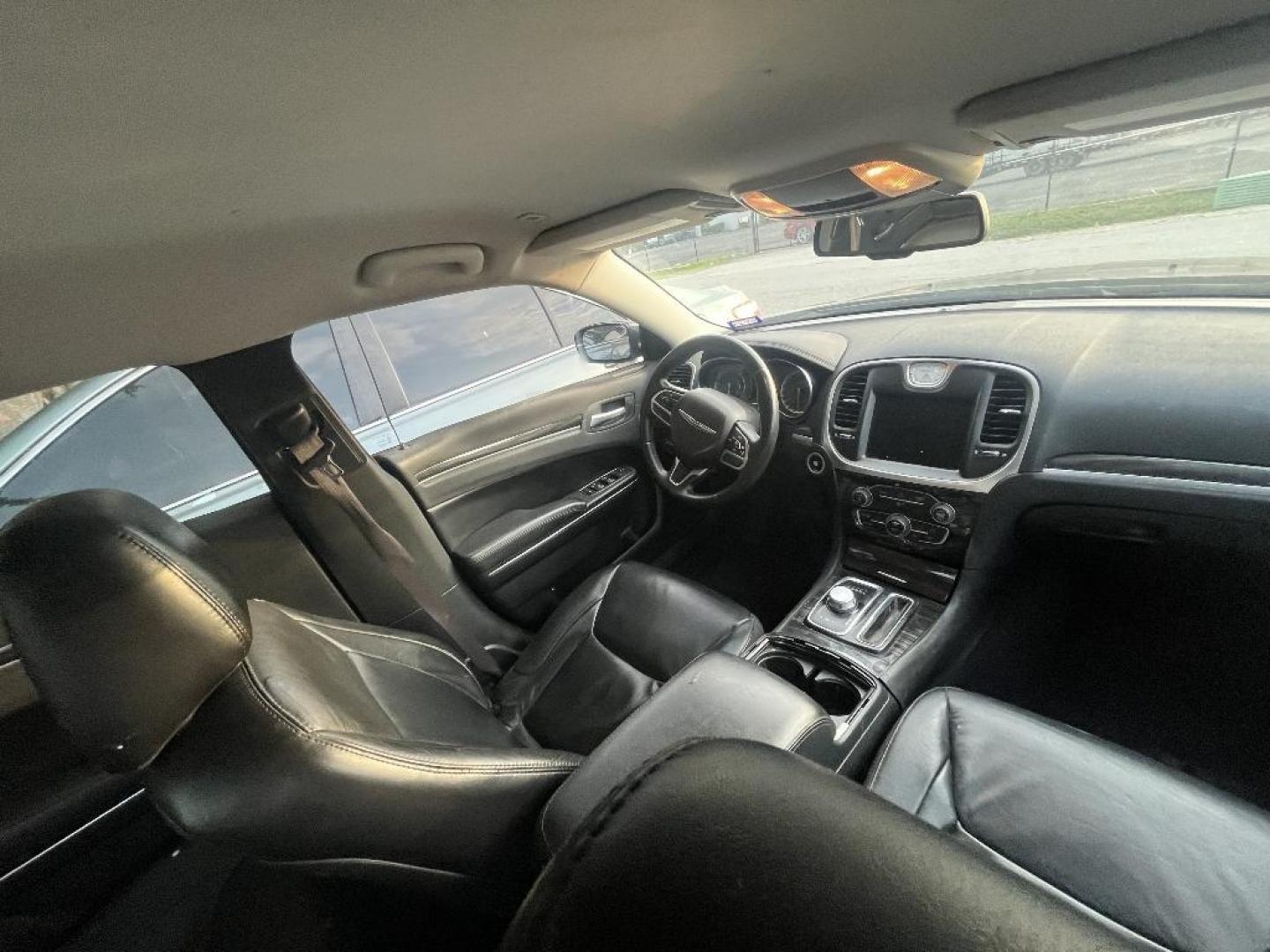2017 GRAY CHRYSLER 300 Limited RWD (2C3CCAAG9HH) with an 3.6L V6 SOHC 24V engine, AUTOMATIC transmission, located at 2303 West Mt. Houston, Houston, 77038, (281) 507-3956, 29.771597, -95.339569 - Photo#7