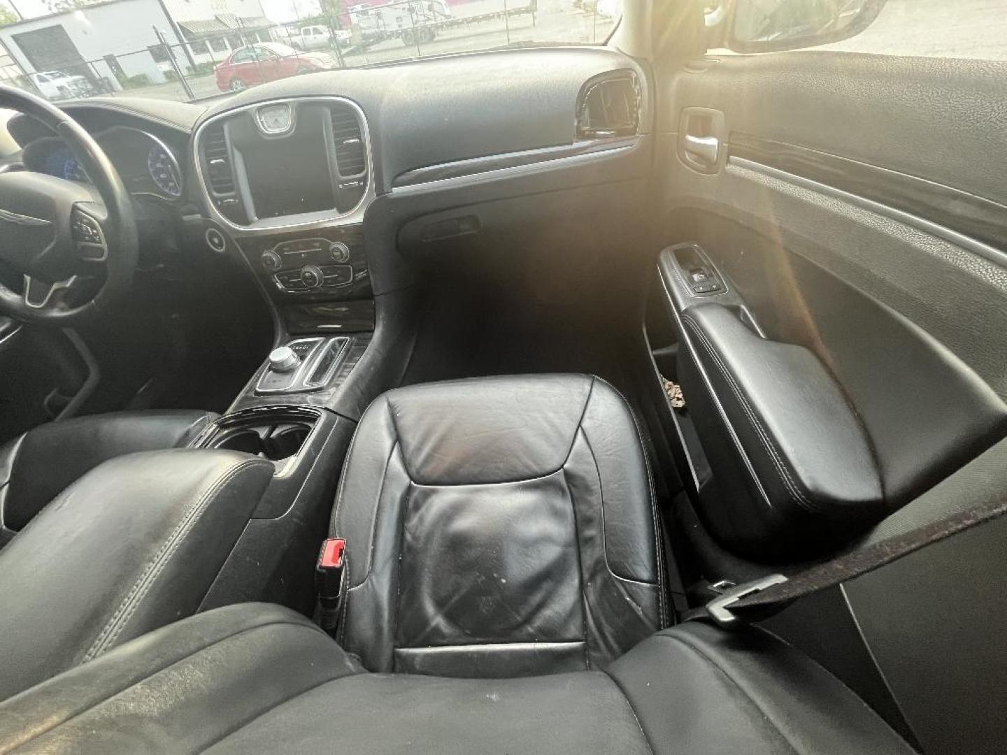 2017 GRAY CHRYSLER 300 Limited RWD (2C3CCAAG9HH) with an 3.6L V6 SOHC 24V engine, AUTOMATIC transmission, located at 2303 West Mt. Houston, Houston, 77038, (281) 507-3956, 29.771597, -95.339569 - Photo#8
